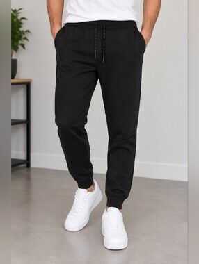 AERO Men’s Black Tech Jogger Pants Size Large